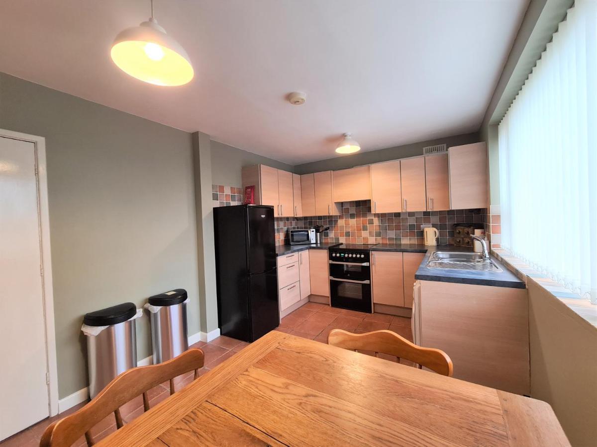 3 Bedroom Apartment Coventry - Hosted By Coventry Accommodation المظهر الخارجي الصورة