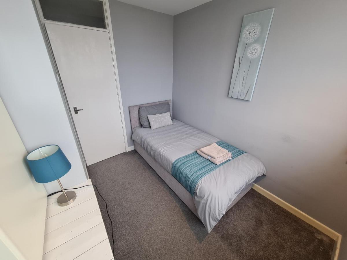 3 Bedroom Apartment Coventry - Hosted By Coventry Accommodation المظهر الخارجي الصورة